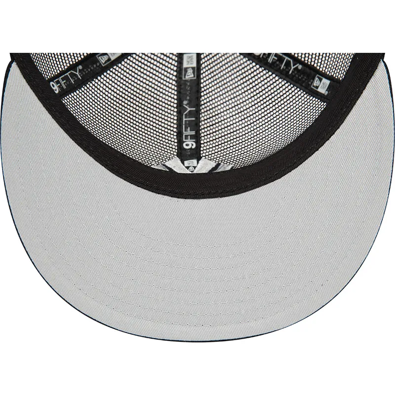 kepure-plokscia-juoda-snapback-9fifty-embroidered-mesh-new-york-yankees-mlb-new-era kepure-plokscia-juoda-snapback-9fifty-embroidered-mesh-new-york-yankees-mlb-new-era