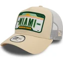 czapka-trucker-bezowo-biala-a-frame-license-plate-miami-miasta-i-plaze-od-new-era