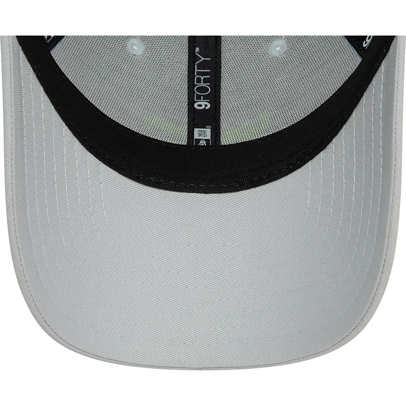 szara-regulowana-czapka-z-zakrzywionym-daszkiem-9forty-seasonal-vespa-piaggio-new-era