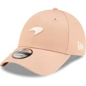 bezowa-regulowana-czapka-z-zakrzywionym-daszkiem-9forty-seasonal-mclaren-racing-formula-1-od-new-era