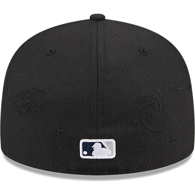 kepure-plokscia-juoda-priglundanti-59fifty-global-new-york-yankees-mlb-new-era