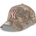 czapka-z-zakrzywionym-daszkiem-w-kamuflazu-snapback-9forty-leaf-camo-new-york-yankees-mlb-od-new-era