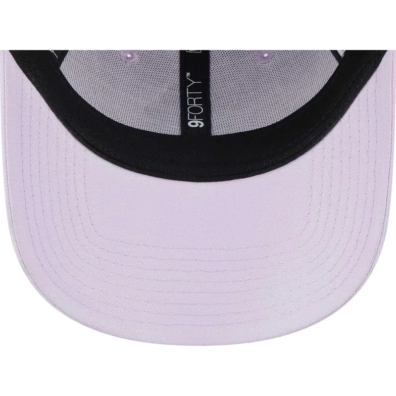 kepure-islenkta-violetine-reguliuojama-juostele-9forty-league-essential-new-york-yankees-mlb-new-era