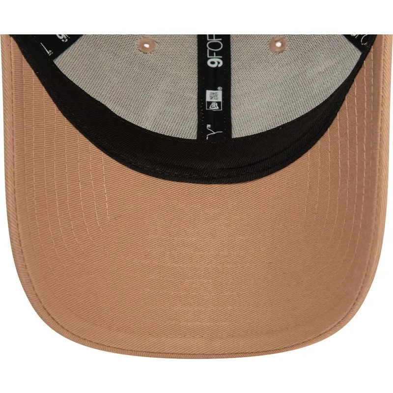 cap-islenkta-pink-adjustable-strap-9forty-new-era
