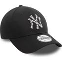 czarna-regulowana-czapka-z-zakrzywionym-daszkiem-9forty-seasonal-infill-new-york-yankees-mlb-od-new-era