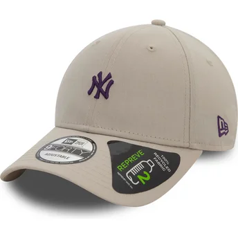 Beżowa regulowana czapka z zakrzywionym daszkiem z fioletowym logo 9FORTY REPREVE Mini Logo New York Yankees MLB New Era