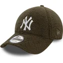 regulowana-zielona-czapka-z-zakrzywionym-daszkiem-9forty-borg-new-york-yankees-mlb-od-new-era
