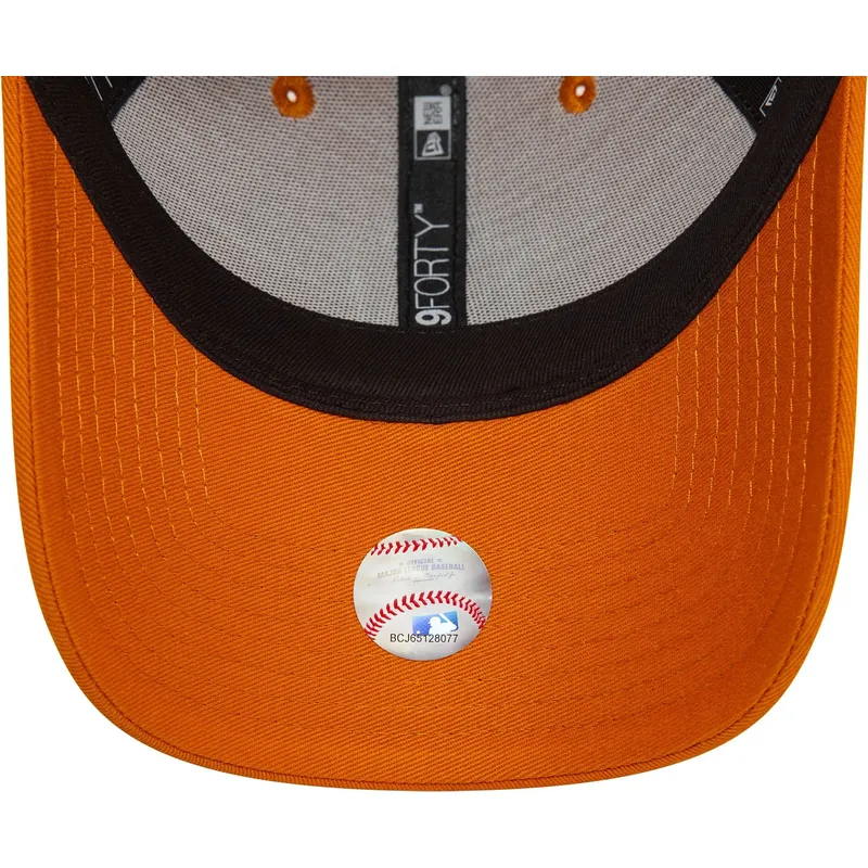 kepure-islenkta-oranzine-reguliuojamas-9forty-league-essential-new-york-yankees-mlb-new-era