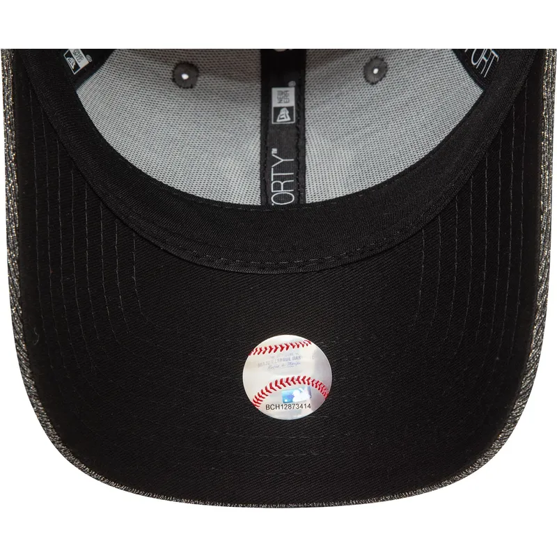 czarna-regulowana-czapka-z-daszkiem-dla-kobiet-9forty-glitter-new-york-yankees-mlb-new-era
