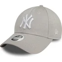 damska-szara-regulowana-czapka-z-daszkiem-9forty-glitter-new-york-yankees-mlb-od-new-era