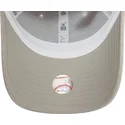 szara-regulowana-czapka-z-daszkiem-dla-kobiet-9forty-glitter-new-york-yankees-mlb-new-era