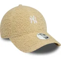 bezowa-regulowana-czapka-z-zakrzywionym-daszkiem-dla-kobiet-9forty-borg-new-york-yankees-mlb-new-era