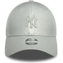 kepure-islenkta-pilka-reguliuojamas-plateada-plateado-9forty-midi-pu-new-york-yankees-mlb-new-era