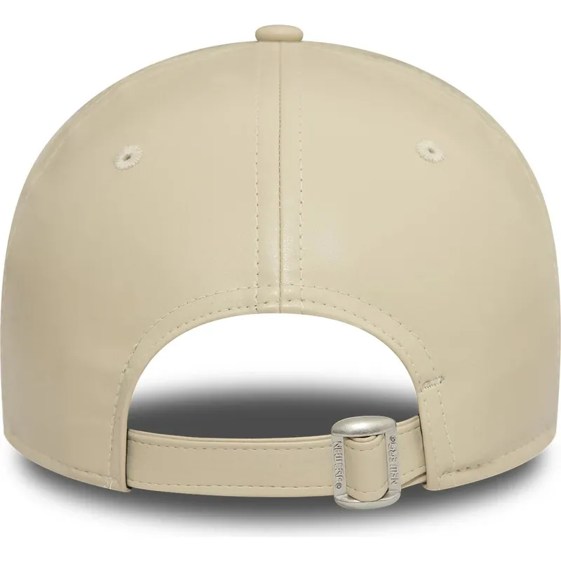 bezowa-regulowana-czapka-z-zakrzywionym-daszkiem-dla-kobiet-z-bezowym-logo-9forty-midi-pu-new-york-yankees-mlb-od-new-era