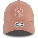 kepure-islenkta-rozine-reguliuojamas-9forty-velour-diamante-new-york-yankees-mlb-new-era