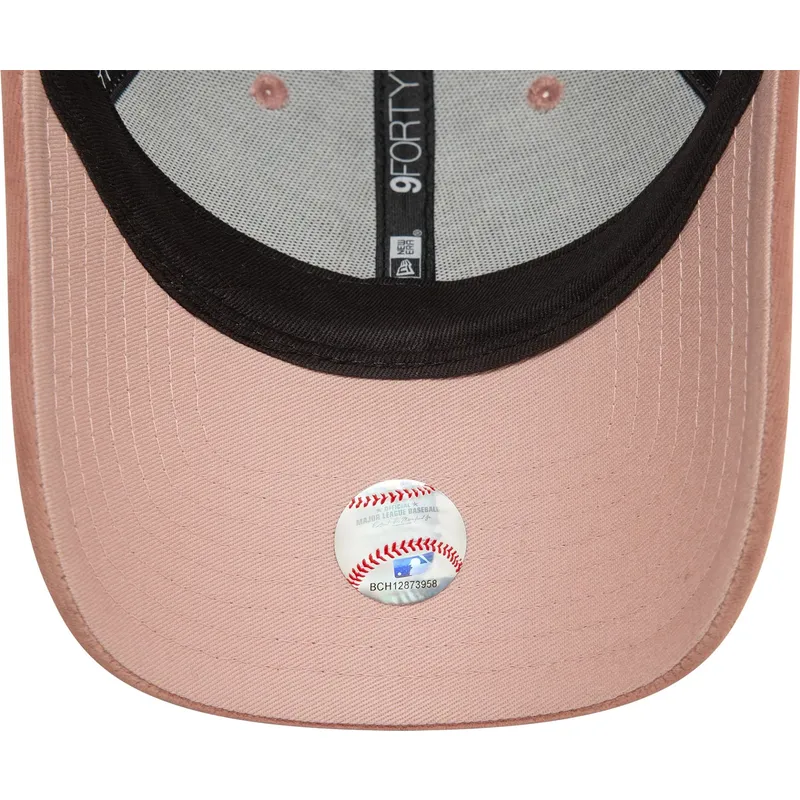 kepure-islenkta-rozine-reguliuojamas-9forty-velour-diamante-new-york-yankees-mlb-new-era