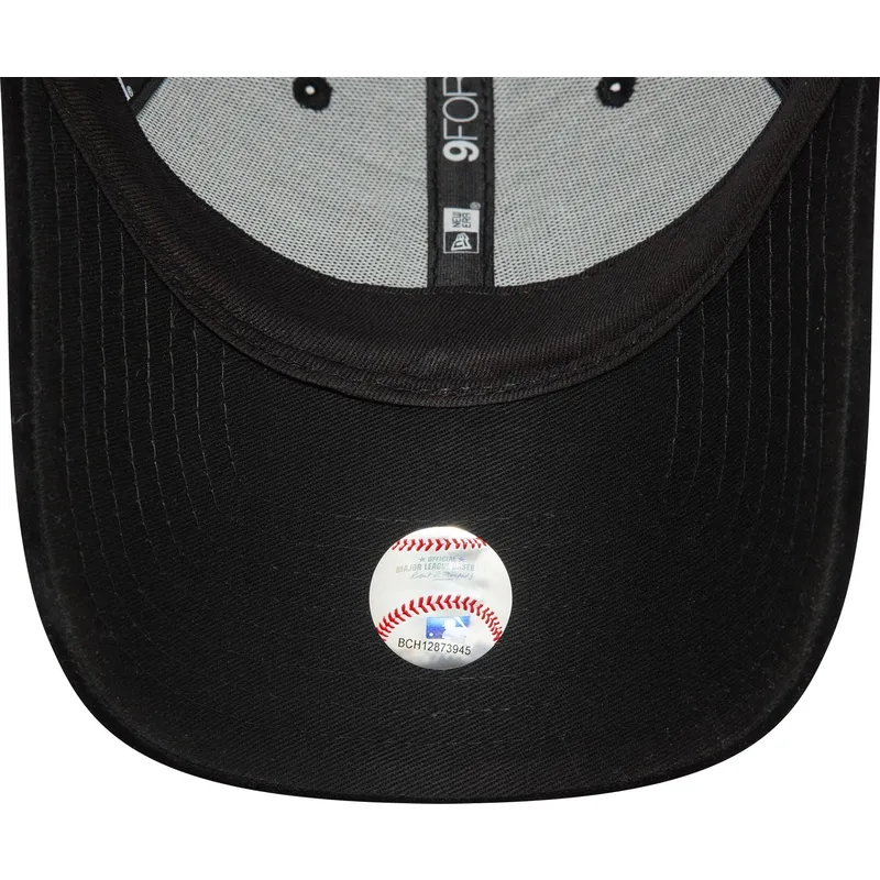 czarna-regulowana-czapka-z-zakrzywionym-daszkiem-dla-kobiet-9forty-velour-diamante-new-york-yankees-mlb-new-era