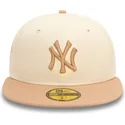 bezowo-brazowa-dopasowana-czapka-59fifty-z-boczna-naszywka-new-york-yankees-mlb-od-new-era