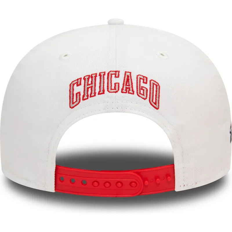 kepure-plokscia-raudona-snapback-9fifty-white-crown-patch-chicago-bulls-nba-new-era kepure-plokscia-raudona-snapback-9fifty-white-crown-patch-chicago-bulls-nba-new-era