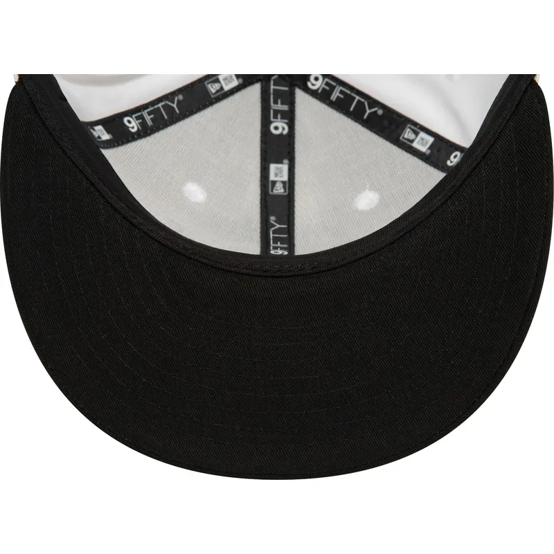 kepure-plokscia-juoda-snapback-9fifty-white-crown-patch-los-angeles-lakers-nba-new-era kepure-plokscia-juoda-snapback-9fifty-white-crown-patch-los-angeles-lakers-nba-new-era