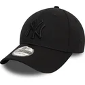 czarna-dopasowana-czapka-z-zakrzywionym-daszkiem-z-czarnym-logo-39thirty-monochrome-new-york-yankees-mlb-od-new-era