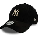 czarna-regulowana-czapka-z-daszkiem-dla-kobiet-z-bezowym-logo-9forty-cord-new-york-yankees-mlb-new-era