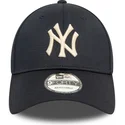 regulowana-granatowa-czapka-z-zakrzywionym-daszkiem-9forty-pivot-knit-new-york-yankees-mlb-od-new-era