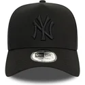 czarna-czapka-z-zakrzywionym-daszkiem-snapback-z-czarnym-logo-9forty-e-frame-monochrome-new-york-yankees-mlb-od-new-era
