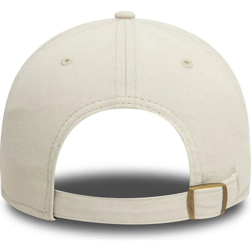 bezowa-czapka-z-zakrzywionym-daszkiem-regulowana-9twenty-scribble-ac-milan-serie-a-od-new-era