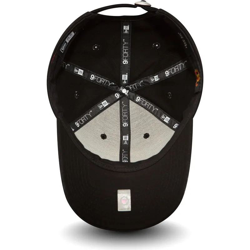 czarna-regulowana-czapka-z-zakrzywionym-daszkiem-9forty-essential-manchester-united-football-club-new-era
