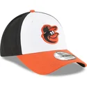 wyginieta-czapka-biala-czarna-i-pomaranczowa-z-regulacja-9forty-the-league-baltimore-orioles-mlb-new-era