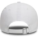 biala-zakrzywiona-czapka-z-regulacja-i-bialym-logo-9twenty-league-essential-new-york-yankees-mlb-od-new-era