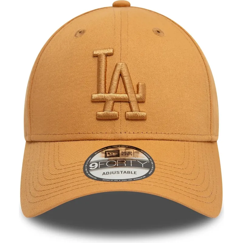 jasnobrazowa-regulowana-czapka-z-zakrzywionym-daszkiem-z-brazowym-logo-9forty-league-essential-los-angeles-dodgers-mlb-od-new-er