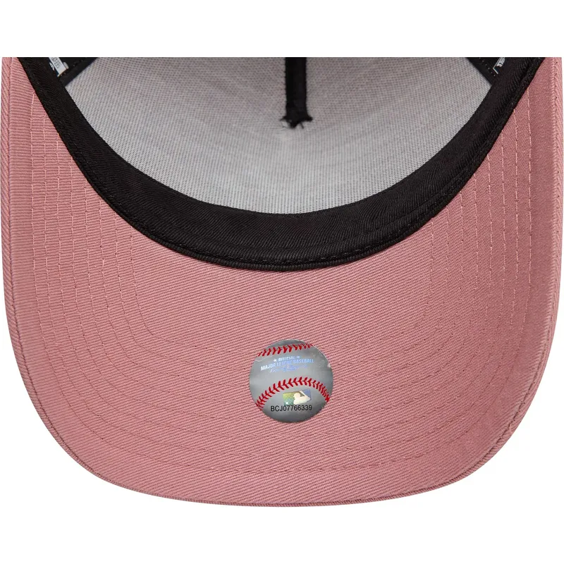 kepure-islenkta-rozine-snapback-9forty-a-frame-league-essential-new-york-yankees-mlb-new-era