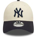 regulowana-czapka-z-zakrzywionym-daszkiem-bezowo-granatowa-9forty-colour-block-new-york-yankees-mlb-new-era