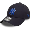 kepure-islenkta-tamsiai-melyna-reguliuojamas-9forty-side-patch-new-york-yankees-mlb-new-era
