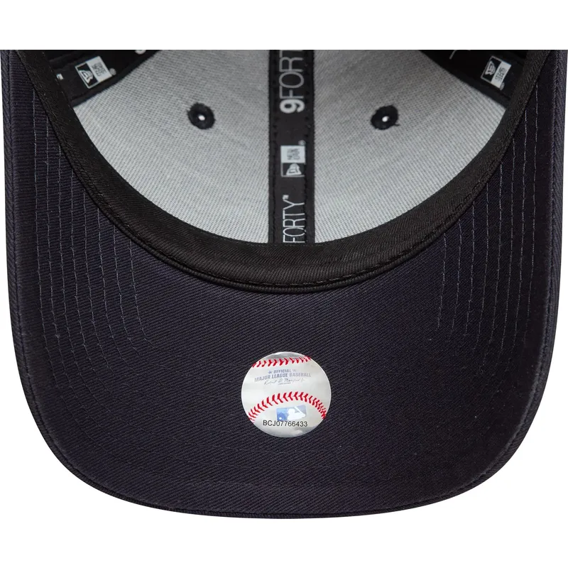 granatowa-zakrzywiona-czapka-regulowana-z-niebieskim-logo-9forty-side-patch-new-york-yankees-mlb-new-era