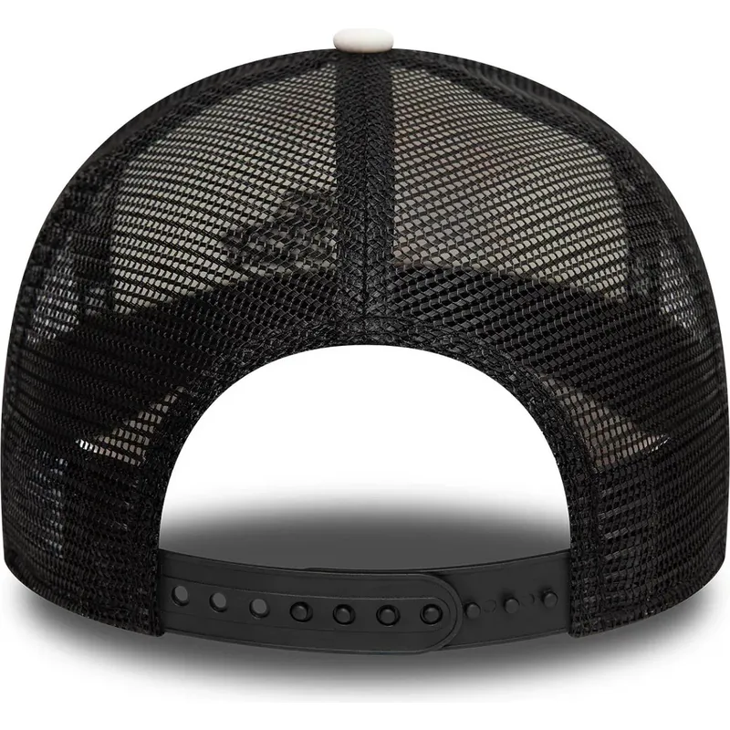 biala-bezowa-i-czarna-czapka-trucker-9forty-a-frame-tom-i-jerry-looney-tunes-new-era