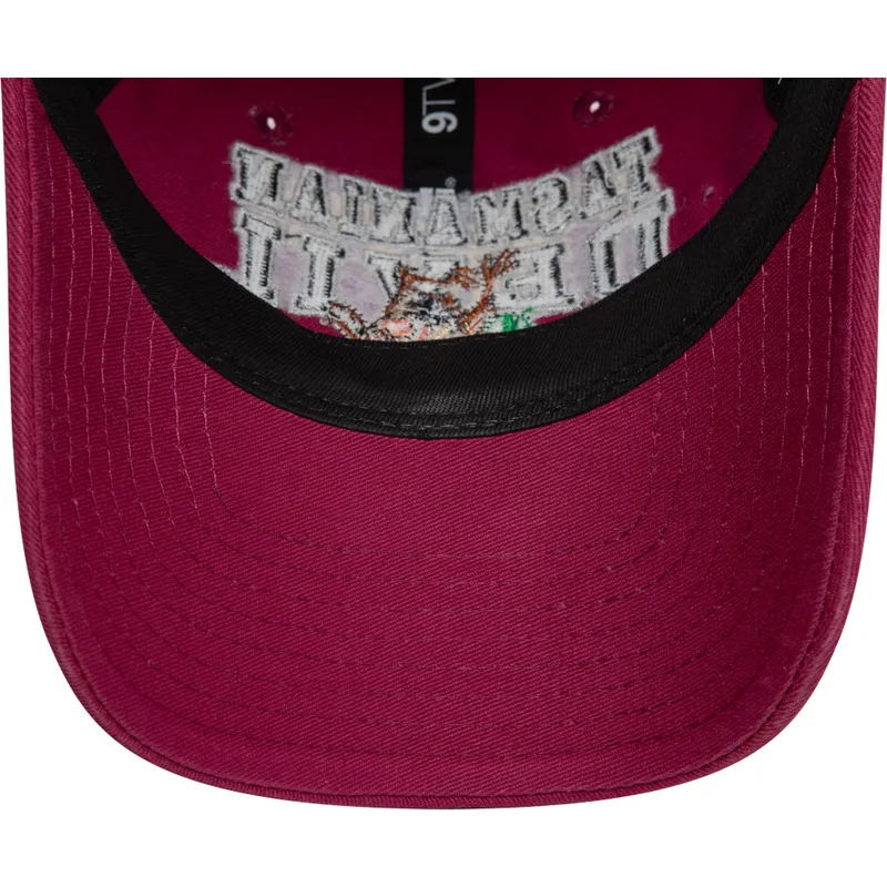 kepure-islenkta-raudona-reguliuojamas-9twenty-washed-tasmania-looney-tunes-new-era