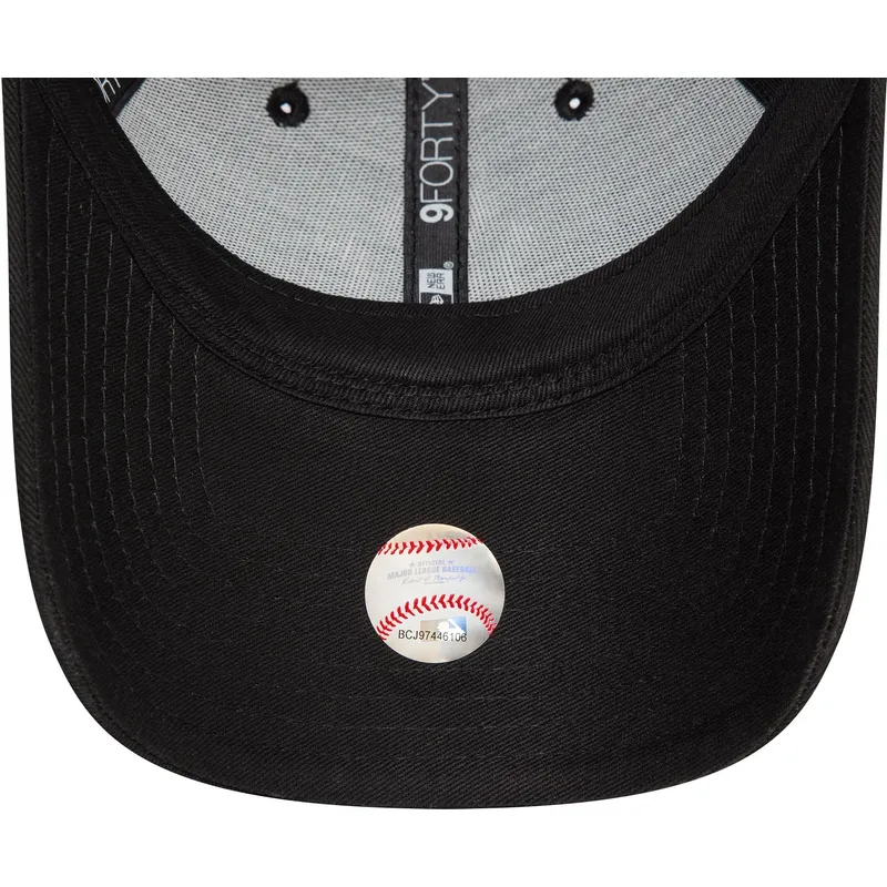 kepure-islenkta-juoda-reguliuojamas-9twenty-icon-butterflies-new-york-yankees-mlb-new-era