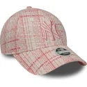 rozowa-zakrzywiona-czapka-regulowana-dla-kobiet-z-rozowym-logo-9forty-tweed-new-york-yankees-mlb-od-new-era