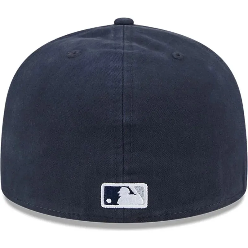 kepure-plokscia-tamsiai-melyna-priglundanti-59fifty-a-frame-championship-side-flag-new-york-yankees-mlb-new-era