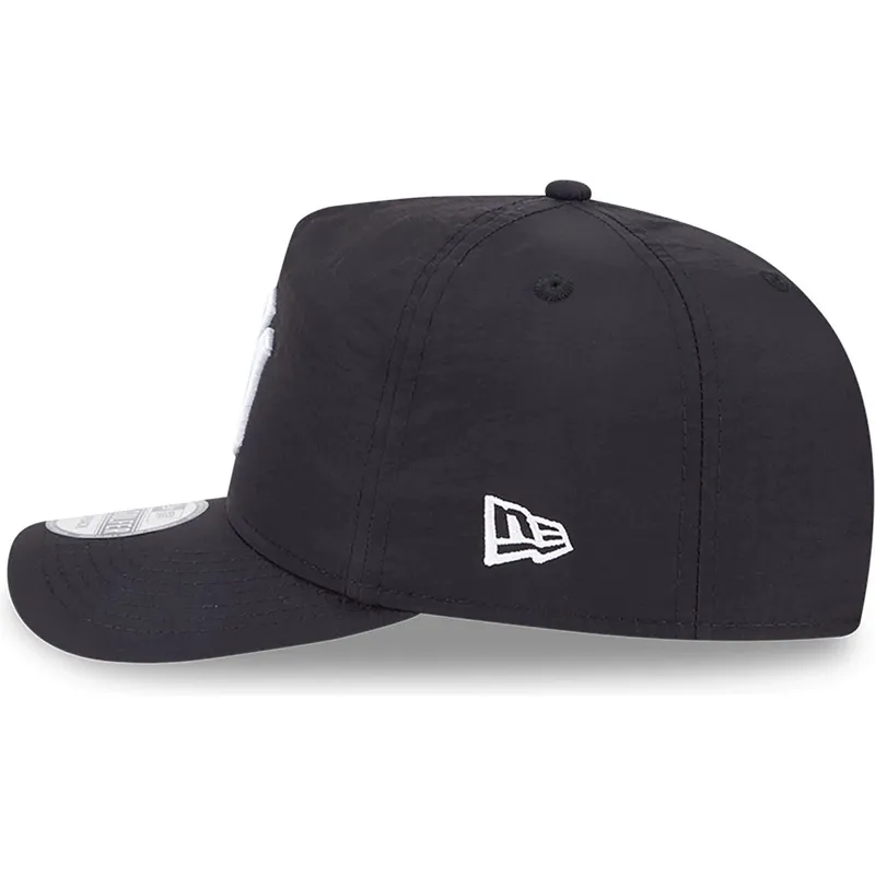 kepure-islenkta-juoda-reguliuojamas-golfer-everyday-nylon-new-york-yankees-mlb-new-era