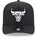 kepure-islenkta-juoda-reguliuojamas-golfer-everyday-nylon-chicago-bulls-nba-new-era