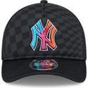 czapka-trucker-czarna-9forty-m-crown-a-frame-gradient-raceway-new-york-yankees-mlb-new-era