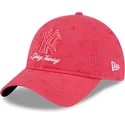 kepure-islenkta-rozine-reguliuojama-juostele-9twenty-pattern-spring-training-fan-pack-2025-new-york-yankees-mlb-new-era