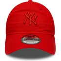 czerwona-regulowana-czapka-z-zakrzywionym-daszkiem-z-czerwonym-logo-9twenty-colour-pack-new-york-yankees-mlb-new-era