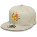 bezowa-czapka-z-daszkiem-snapback-9fifty-floral-new-york-yankees-mlb-od-new-era