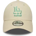bezowa-czapka-z-daszkiem-regulowana-z-zielonym-logo-9forty-team-outline-los-angeles-dodgers-mlb-marki-new-era