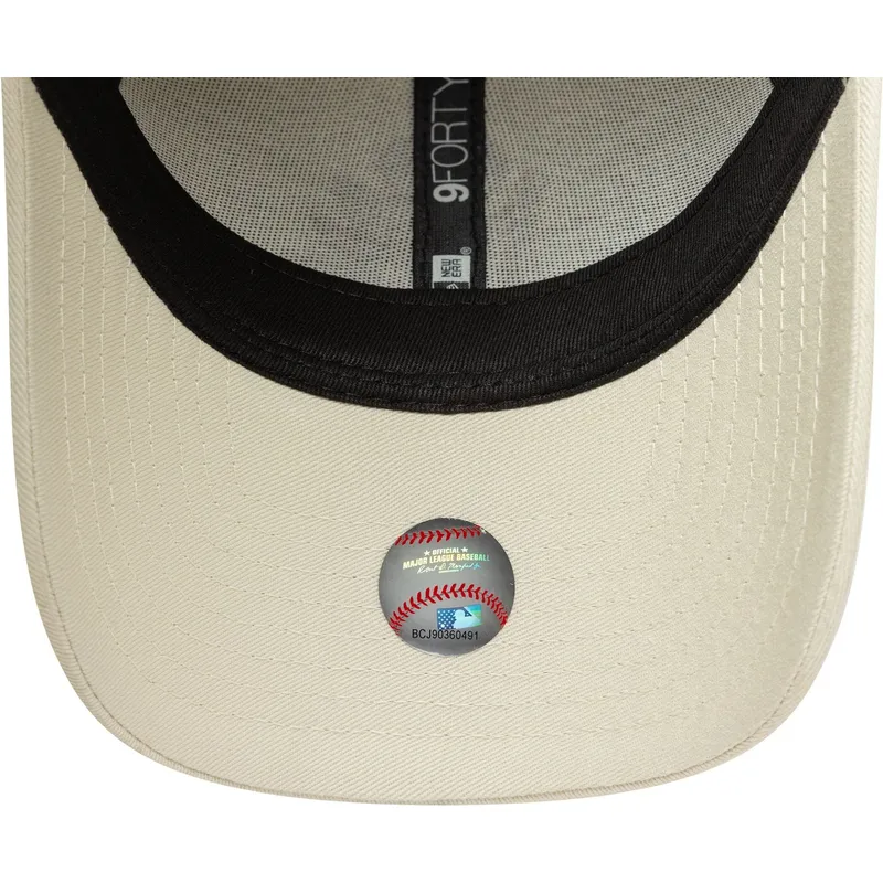 kepure-islenkta-smelio-reguliuojamas-9forty-floral-icon-new-york-yankees-mlb-new-era
